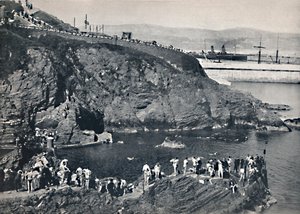 Douglas - Badeplassen ved Port Skillion, 1895 av Unbekannt