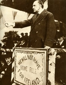 Edward Carson holdt en tale, 1912, 1935. av Unbekannt