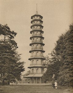 Attende århundre versjon av en pagoda i Kew Gardens, ca 1935. av Unbekannt