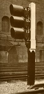 Elektriske lampesignaler, med skjermer for dagsbruk, ved Baker Street Station, Metropolitan Railway, 193 av Unbekannt