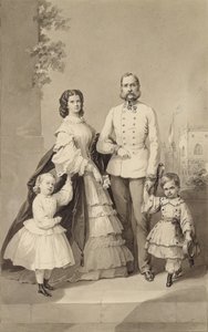 Keiser Franz Joseph I med keiserinne Elisabeth og deres barn ..., ca 1860. av Unbekannt