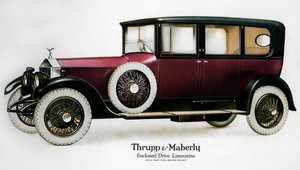 Lukket stasjon Rolls-Royce limousine med skillevegg bak sjåføren, c1910-1929 av Unbekannt