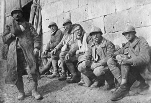 Evakuerte franskmenn såret etter slaget ved Plessis-de-Roye, Picardie, Frankrike, 30. mars 1918 av Unbekannt