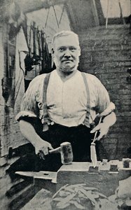 Forging a Blade, c1917 av Unbekannt