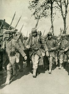 Franske tropper på marsj, første verdenskrig, 1914-1918, c1920. av Unbekannt