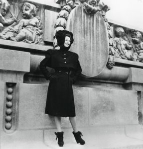 Germaine Leconte, Paris, september 1942 av Unbekannt