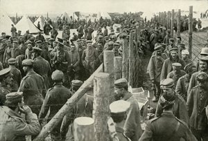 Tyske fanger som går inn i burene, 1919. av Unbekannt