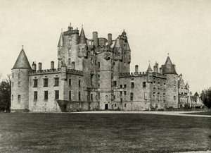 Glamis Castle, The Ancestral Home of Queen Elizabeth, 1937. av Unbekannt