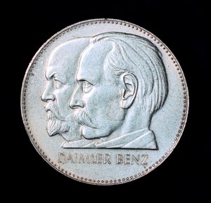 Gottlieb Daimler og Karl Benz, tyske bilindustripionerer, 1961 av Unbekannt