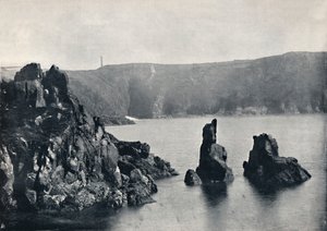 Guernsey - Moulin Huet Bay, med hunde- og løveklippene, 1895 av Unbekannt