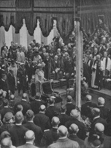 H.M. Kongen legger grunnsteinen til Lloyds nye bygning 23. mai 1925, 1928 av Unbekannt
