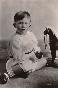 H.R.H. Prinsesse Marys eldste sønn, The Hon. George. Henry Hubert Lascelles, c1926. av Unbekannt