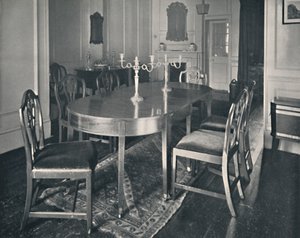 Hepplewhite mahogni spisestuemøbler, 1760-1770, 1928 av Unbekannt