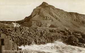Horisontale søyler, Giants Causeway, slutten av 1800-begynnelsen av 1900-tallet. av Unbekannt