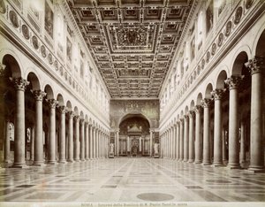 Interiør av basilikaen St Paul utenfor murene, Roma, Italia, slutten av 1800- eller begynnelsen av 1900-tallet av Unbekannt