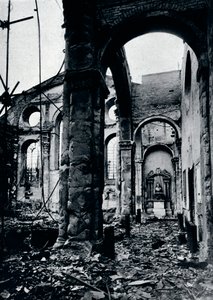 Interiør i kirken St. Mary Le Bow, Cheapside utbrent i et luftangrep, 1941 av Unbekannt