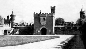 Killyleagh Castle gårdsplass, Killyleagh, County Down, Northern Island, tidlig på 1900-tallet av Unbekannt