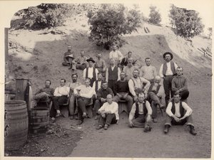 La Grange Mine Crew, California, 1900-tallet. av Unbekannt