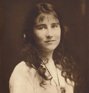 Lady Elizabeth Bowes-Lyon som ung jente, c1917, 1937 av Unbekannt