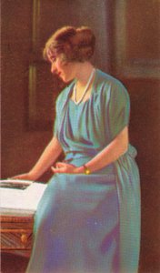 Lady Elizabeth Bowes-Lyons 1900-2002 av Unbekannt