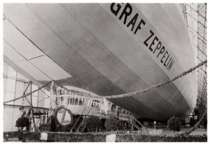 Lanseringsseremoni for Zeppelin LZ127 Graf Zeppelin, Friedrichshafen, Tyskland, 9. juli 1928 1933 av Unbekannt