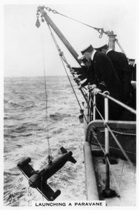 Lansering av en paravane fra slagskipet HMS Rodney, 1937 av Unbekannt