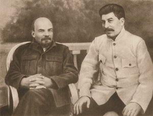 Lenin og Stalin i Gorki nær Moskva, 1922, 1939. av Unbekannt