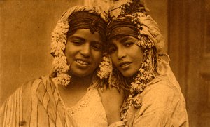 Venner, c1918-c1939. av Unbekannt