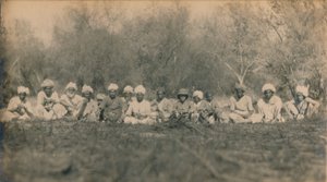 Lt. Smith & Beaters – Budhapur Tigerhunt, 1922 av Unbekannt