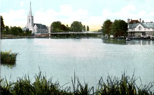 Marlow Bridge and Church, Buckinghamshire, 1900-tallet av Unbekannt