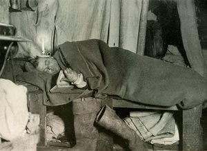 Marston i sengen sin, c1908, 1909. av Unbekannt