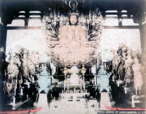 Mittlerer Buddha, Sanjusangendo Tempel, Kyoto, Japan