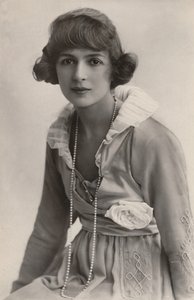Frøken Julia James, 1890-1964, c1930. av Unbekannt