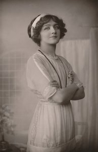 Frøken Lily Elsie, 1886-1962, som Alice in the Dollar Princess., c1930. av Unbekannt