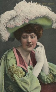 Frøken Ruth Lytton, 1875-1939, c1930. av Unbekannt
