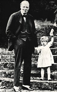 Mr. Churchill med sin datter, 1924, 1945. av Unbekannt