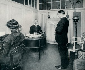 Mr Sandow Attending To His Days Correspondence, c1898 av Unbekannt
