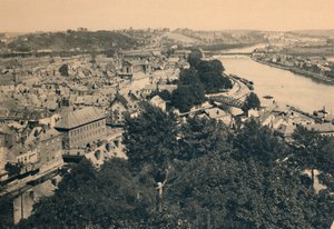 Namur. Utsikt over byen og sammenløpet av Sambre og Meuse, c1900 av Unbekannt