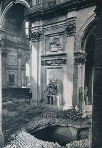 North Transept of St. Pauls Cathedral etter bombing, 1941 av Unbekannt