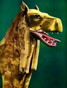 En av tvillingstøttene til en seremoniell sofa funnet i Tutankhamons grav, Egypt, 1933-1934 av Unbekannt