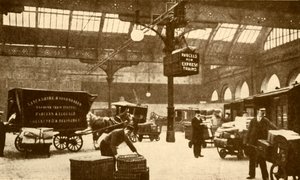 Overhead elektrisk pakkebærer, Victoria Station, Manchester, 1930. av Unbekannt