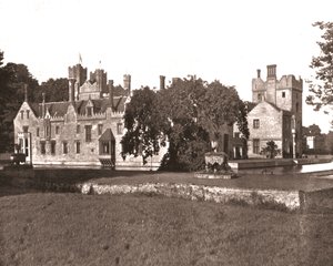 Oxburgh Hall, Norfolk, 1894. av Unbekannt