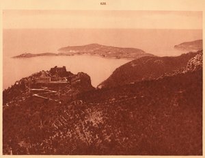 Panorama og Cap Ferrat sett fra Grande Corniche, Eze, 1930. av Unbekannt