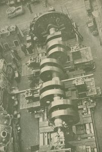 En del av veivakselen til MV Britannic White Star, 27 000 tonn, c1930. av Unbekannt