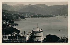 Portofino - Castello Brown og Panorama av Tigullio-bukten, c1900. av Unbekannt