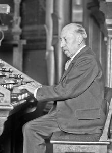Portrett av organisten og komponisten Charles-Marie Widor 1844-1937, 1927. av Unbekannt