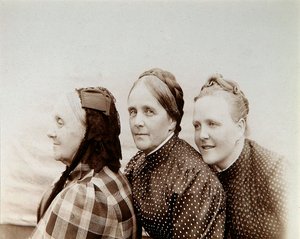 Portrett av tre kvinner, Russland, 1890-tallet av Unbekannt