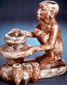 Pottemaker som snur kar på et hjul, gammelegyptisk, Gamle rike, 5. dynasti 2565-2420 f.Kr. av Unbekannt