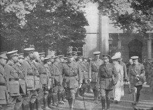 Proceeding To The Investiture, 25. august 1915, 1939 av Unbekannt