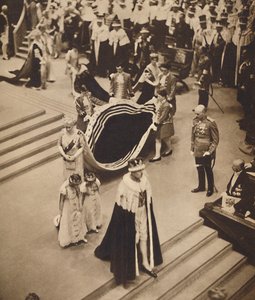 Queen Mary forlater, 12. mai 1937 av Unbekannt